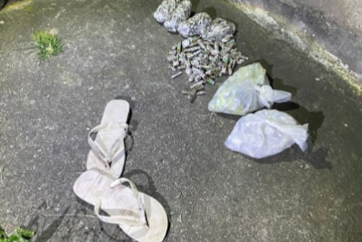 PM apreende drogas após fuga de criminosos em São Pedro da Aldeia