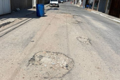 Moradores denunciam ‘buraqueira’ em bairro 'da Bandeira Azul' em Cabo Frio