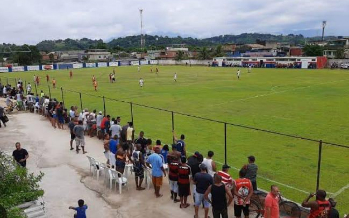 O Estádio Nélio Gomes recebeu boa presença de público para o jogo da Copa Rio