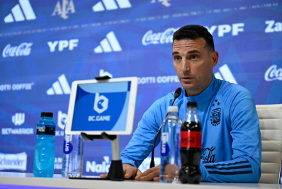 Scaloni exalta grupo após perder medalhões para escalar Argentina: 'Jogar com melhor que temos'