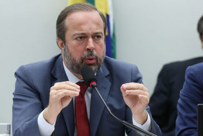 País não tem risco de racionamento de energia mesmo com altas temperaturas, diz ministro