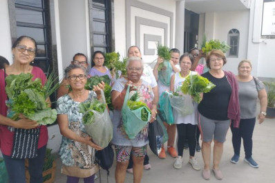 Assistidos na ESF de Bacaxá recebem alimentos produzidos em Centro de Produção Agrícola