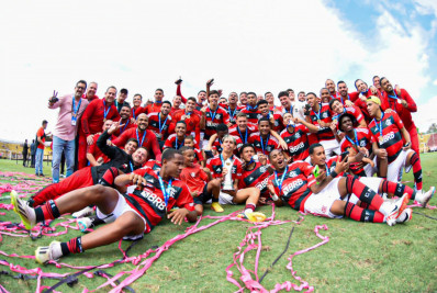 Atacante do Flamengo provoca jogador do Vasco após título do Brasileirão Sub-20