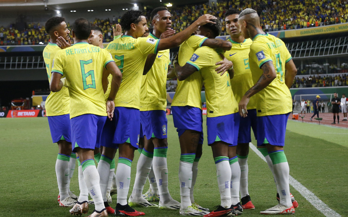 Neste m&ecirc;s, o Brasil foi a segunda sele&ccedil;&atilde;o que mais perdeu pontos no ranking