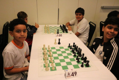 Campeonato de xadrez recebe competidores estudantes da rede municipal de educação