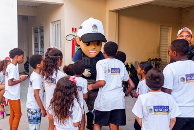 Crianças do Cras Chatuba visitam sede da Subsecretaria Municipal de Transporte e Trânsito