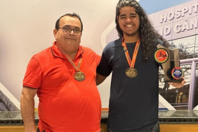 Prefeito de Caxias encontra ciclista duque-caxiense campeão do estado