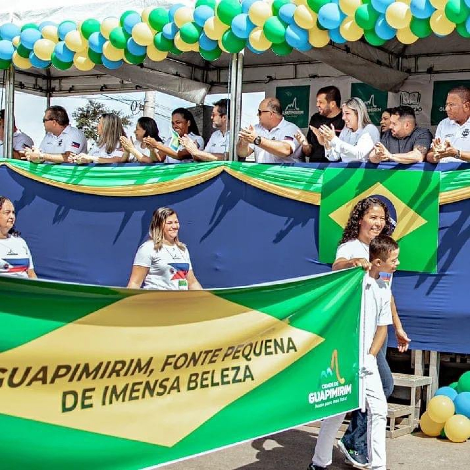 O desfile cívico de independência exalta as belezas de Guapimirim