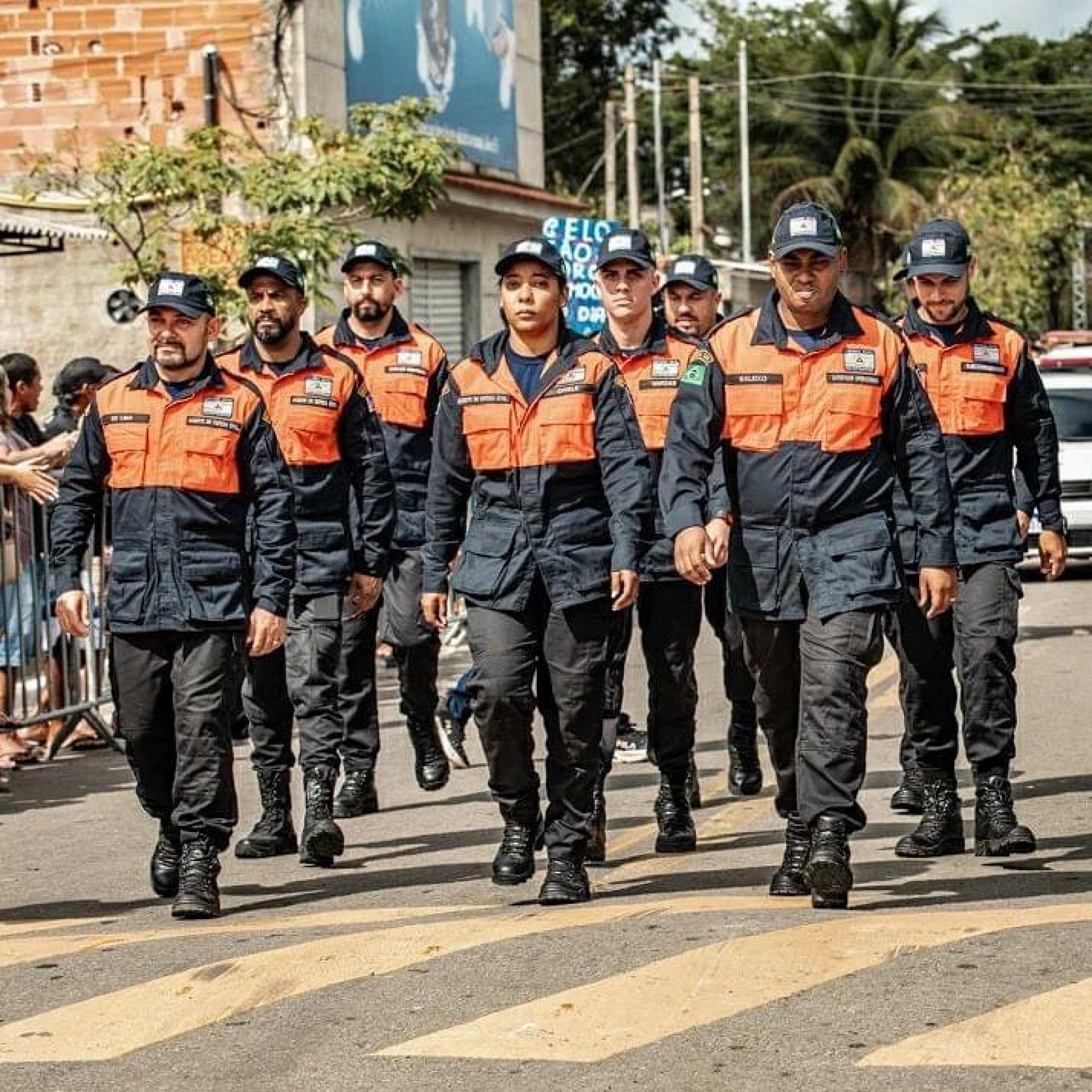Agentes da Defesa Civil Municipal de Guapimirim também participam do evento cívico