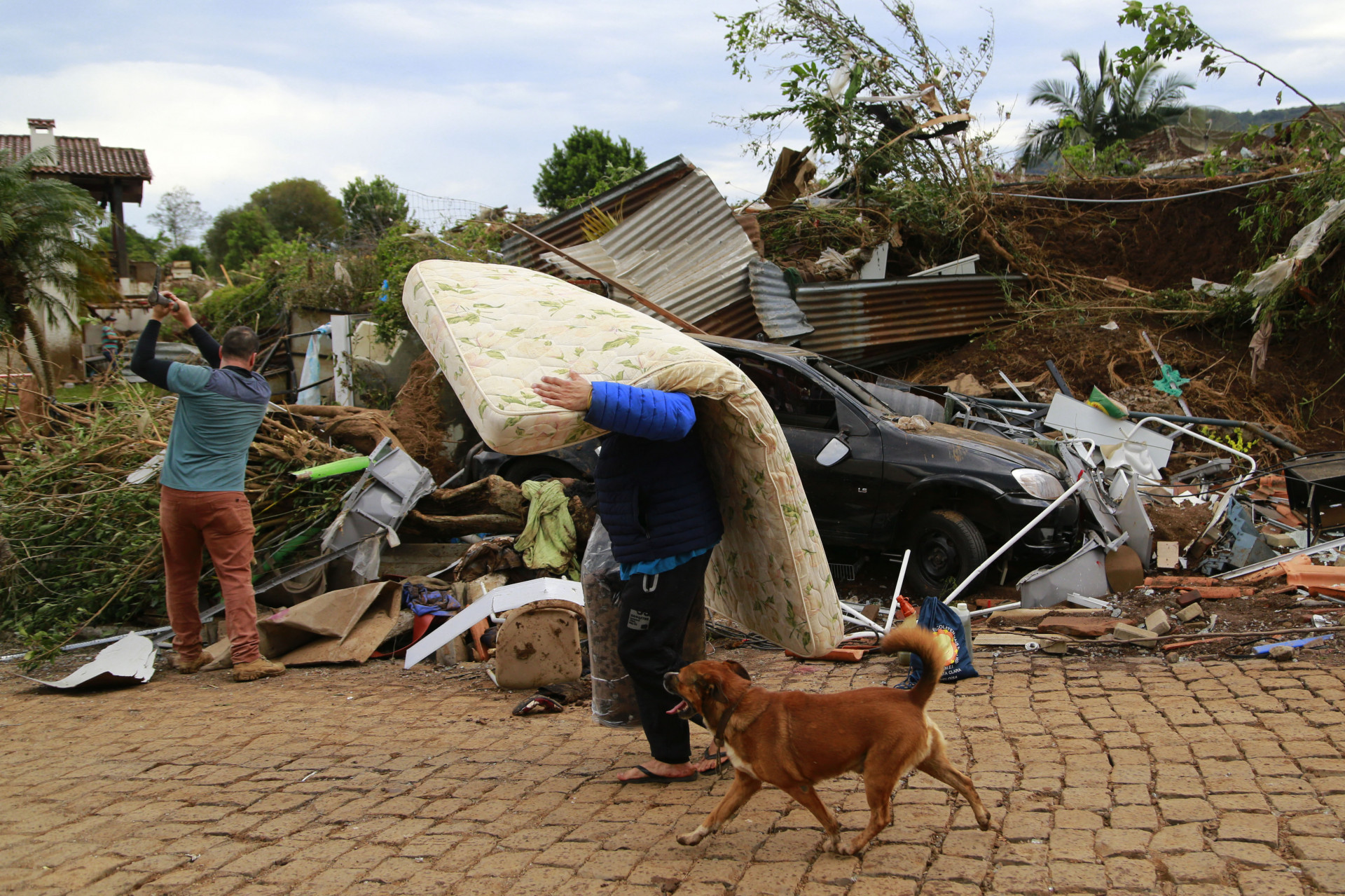 Efeito do ciclone que devastou municípios do RS na última semana - SILVIO AVILA / AFP