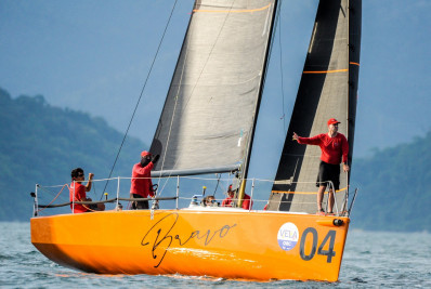 Bravo do Guarujá SP surpreende e vence regata deste sábado na Semana Internacional de Vela