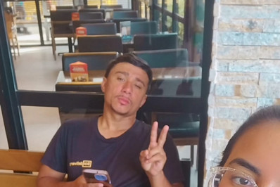 'Retiraram a bala e ele não corre risco de vida', diz mulher de entregador baleado na cabeça