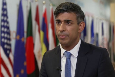 Primeiro-ministro do Reino Unido chega a Israel para se reunir com Netanyahu