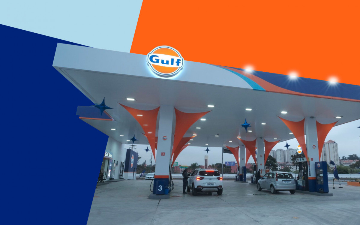 Primeira empresa do mundo a inaugurar um posto de gasolina, a Gulf Oil chega ao Brasil após firmar parceria com a Fit, maior distribuidora de combustíveis para postos de bandeira branca do Rio de Janeiro e São Paulo.