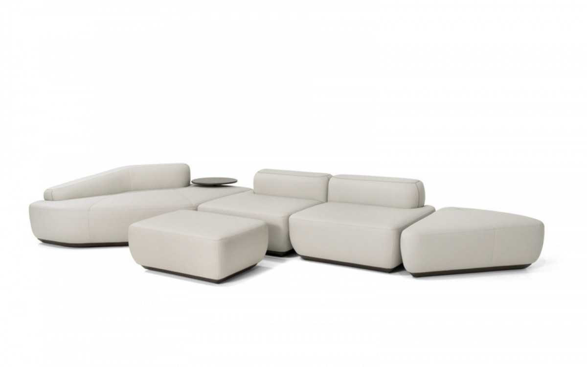 Na categoria novos talentos, o prêmio ficou com o arquiteto Dimi Kuroki, que desenhou o sofá Ishi