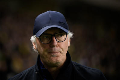 Clube de John Textor demite treinador após pior início de temporada da história