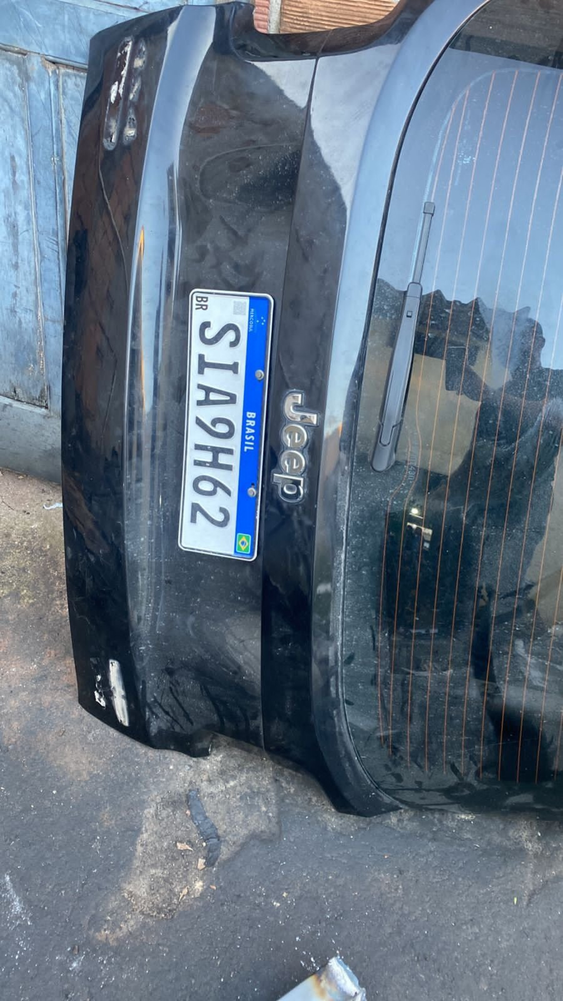 Polícia Militar encontra local de desmanche de veículos em Cosmos, na Zona Oeste do Rio - Divulgação/PMERJ