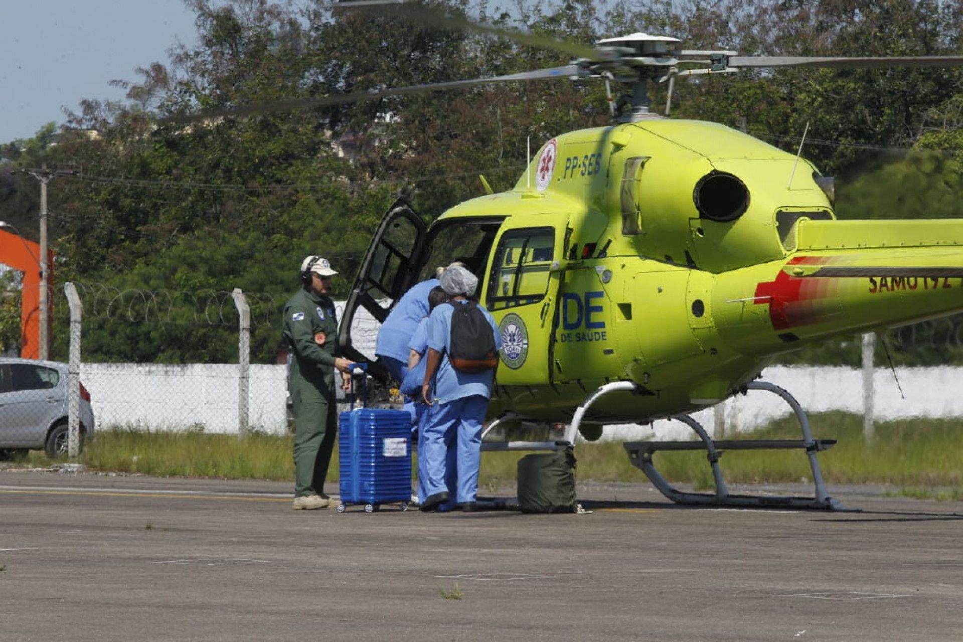 Órgãos de Caroline Kethlin de Almeida Ribeiro, 22 anos, são transportados para hospitais após família autorizar doação - Reginaldo Pimenta