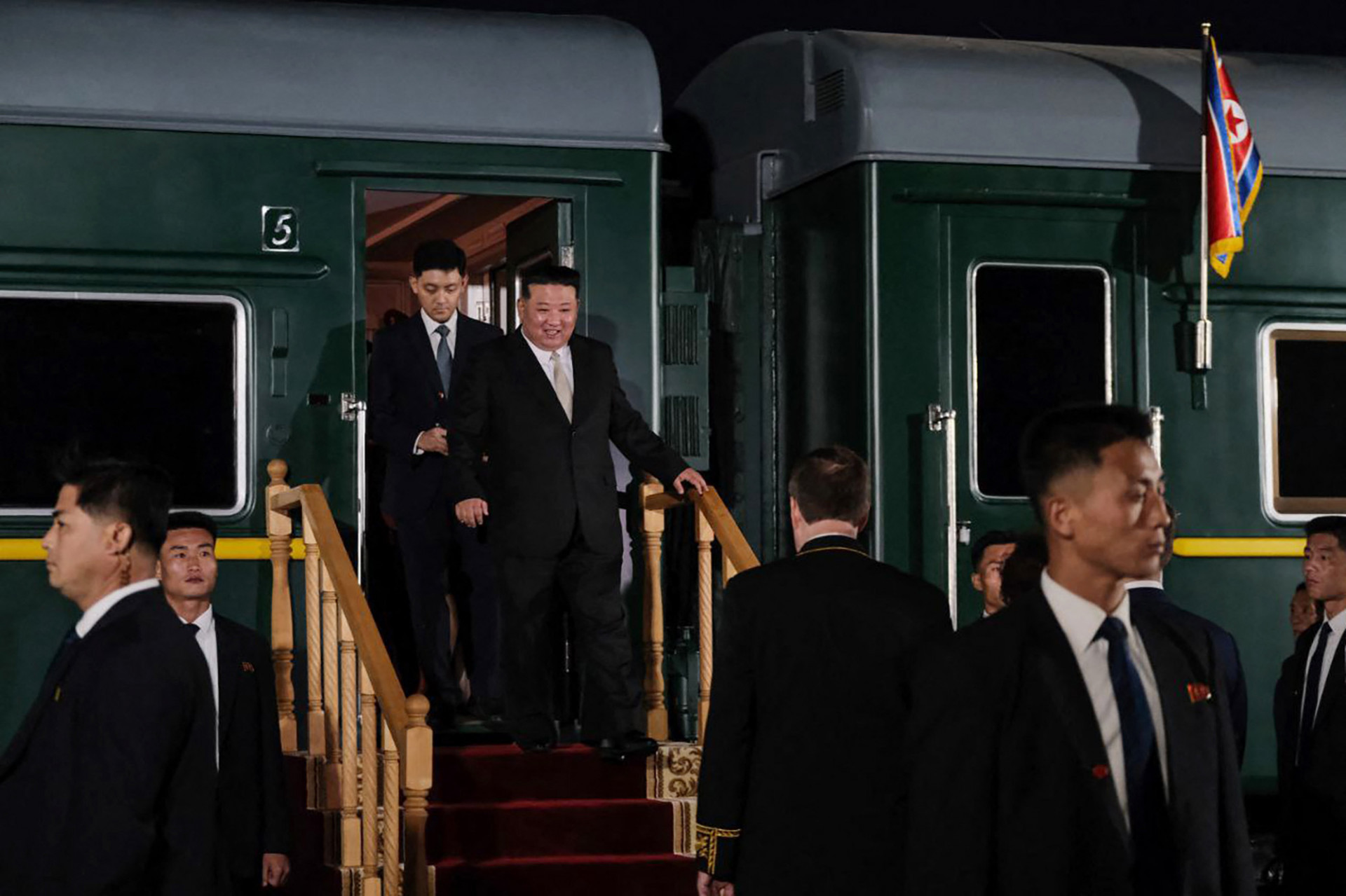 Kim Jong-un chega à Rússia em trem blindado para encontro com Putin