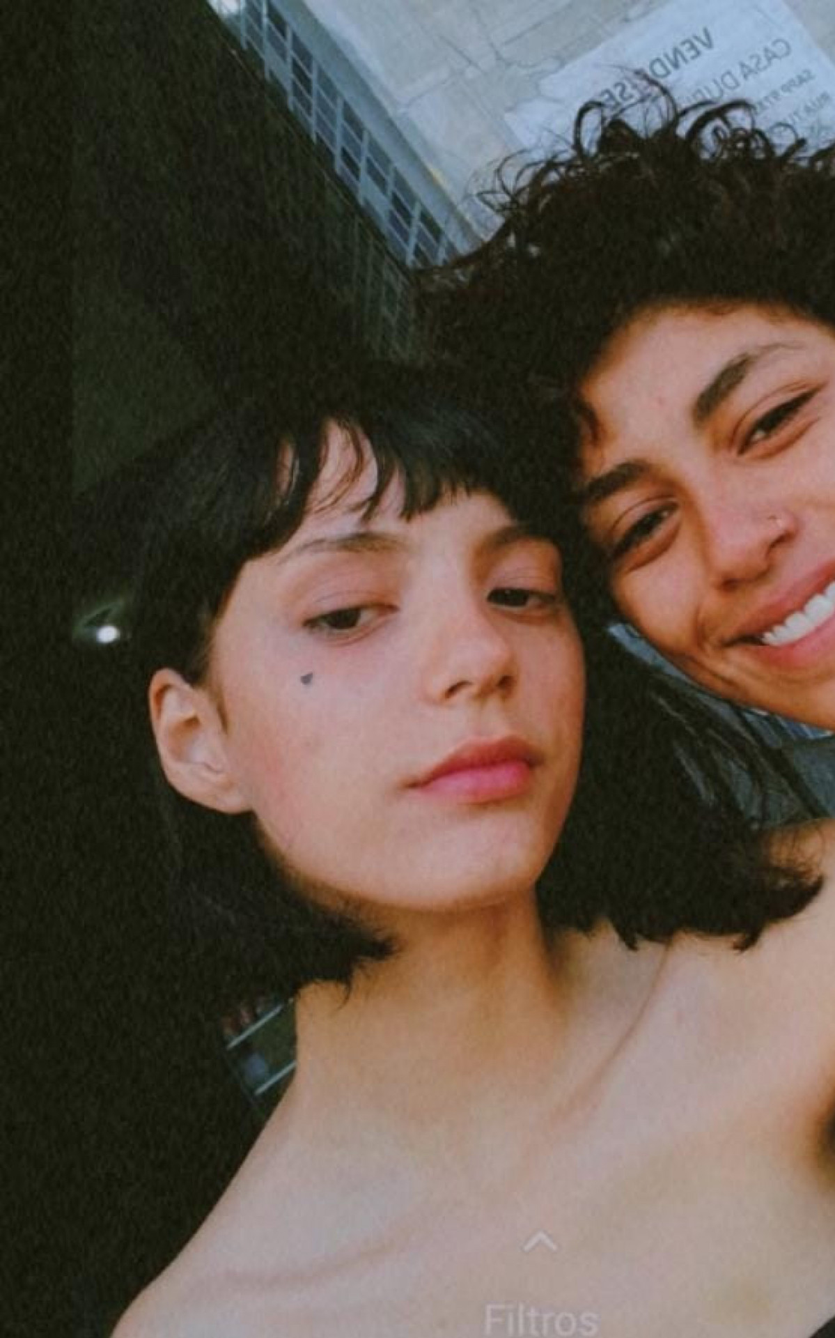 La&iacute;s Dirce e La&iacute;s Guimar&atilde;es, ambas de 17 anos, est&atilde;o desaparecidas desde domingo (10) - Divulga&ccedil;&atilde;o