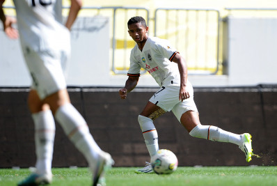 Ex-Vasco, Eguinaldo estreia pelo Shakhtar Donetsk com dois gols
