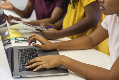 Mais de 40 mil escolas públicas do Sudeste serão conectadas à internet até 2026