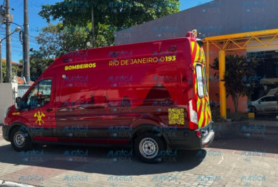 Homem pede pra ser preso e surta dentro de Delegacia de Maricá