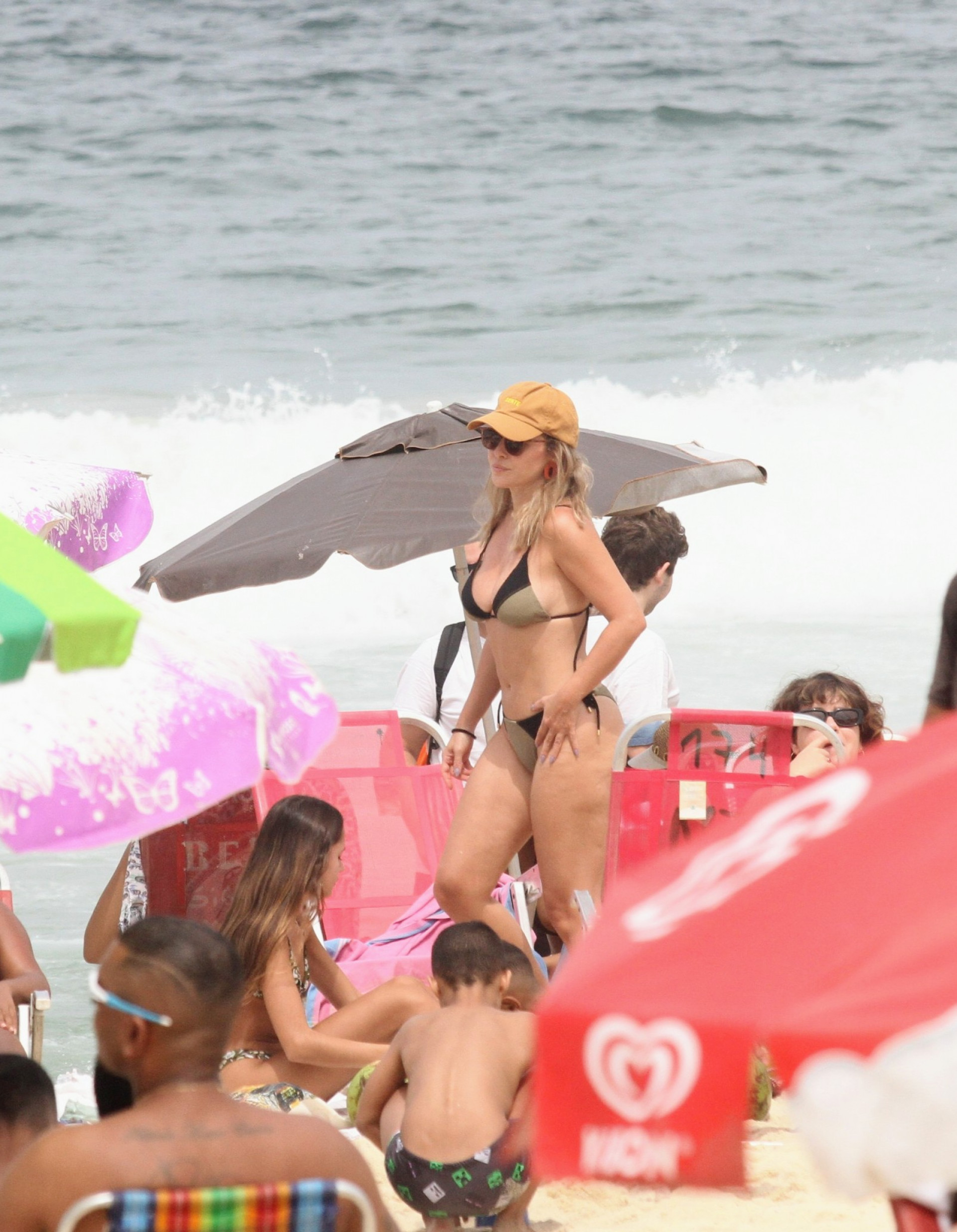 Fernanda Nobre é clicada em praia da Zona Sul do Rio - Dan Delmiro / Agnews
