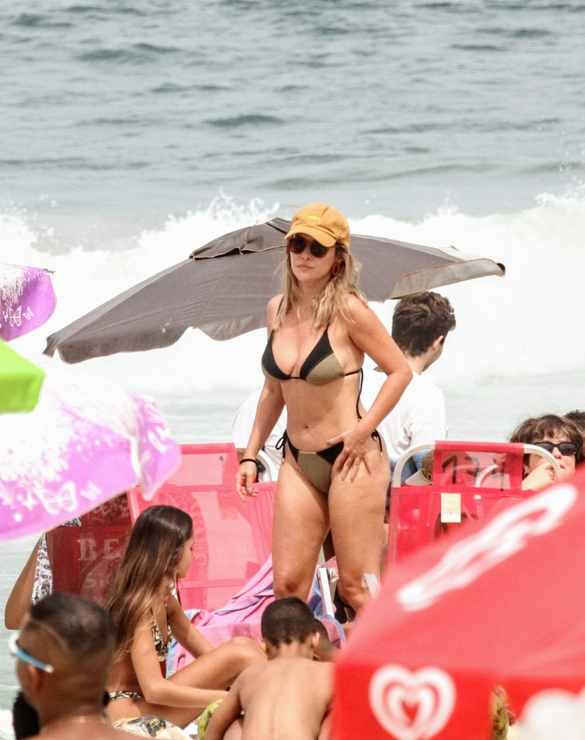 Fernanda Nobre é clicada em praia da Zona Sul do Rio - Dan Delmiro / Agnews