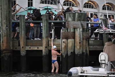Britânico nada 500 km no Rio Hudson, nos EUA, em defesa dos afluentes