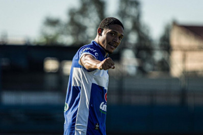 Clube de John Textor acerta com campeão do mundo com a Itália para cargo de treinador