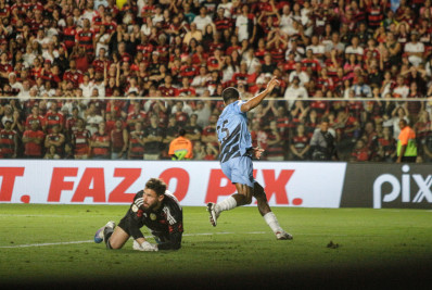 No último jogo antes da decisão da Copa do Brasil, Flamengo perde para o Athletico em Cariacica