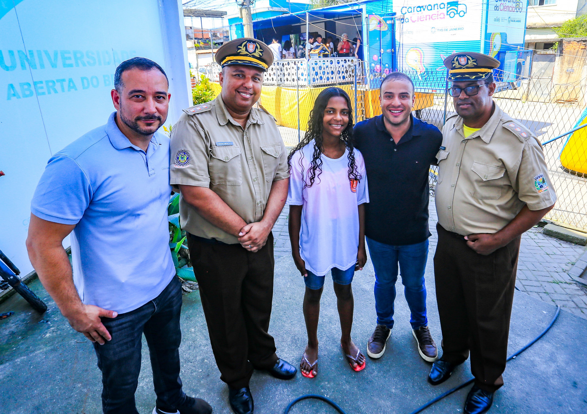 Guarda municipal Thiago, secretários Marcelo Machado, Tati Ervite, Matheus Carneiro, Luciano Arigone e o guarda municipal Egydio na Caravana da Ciência    - Rafael Barreto