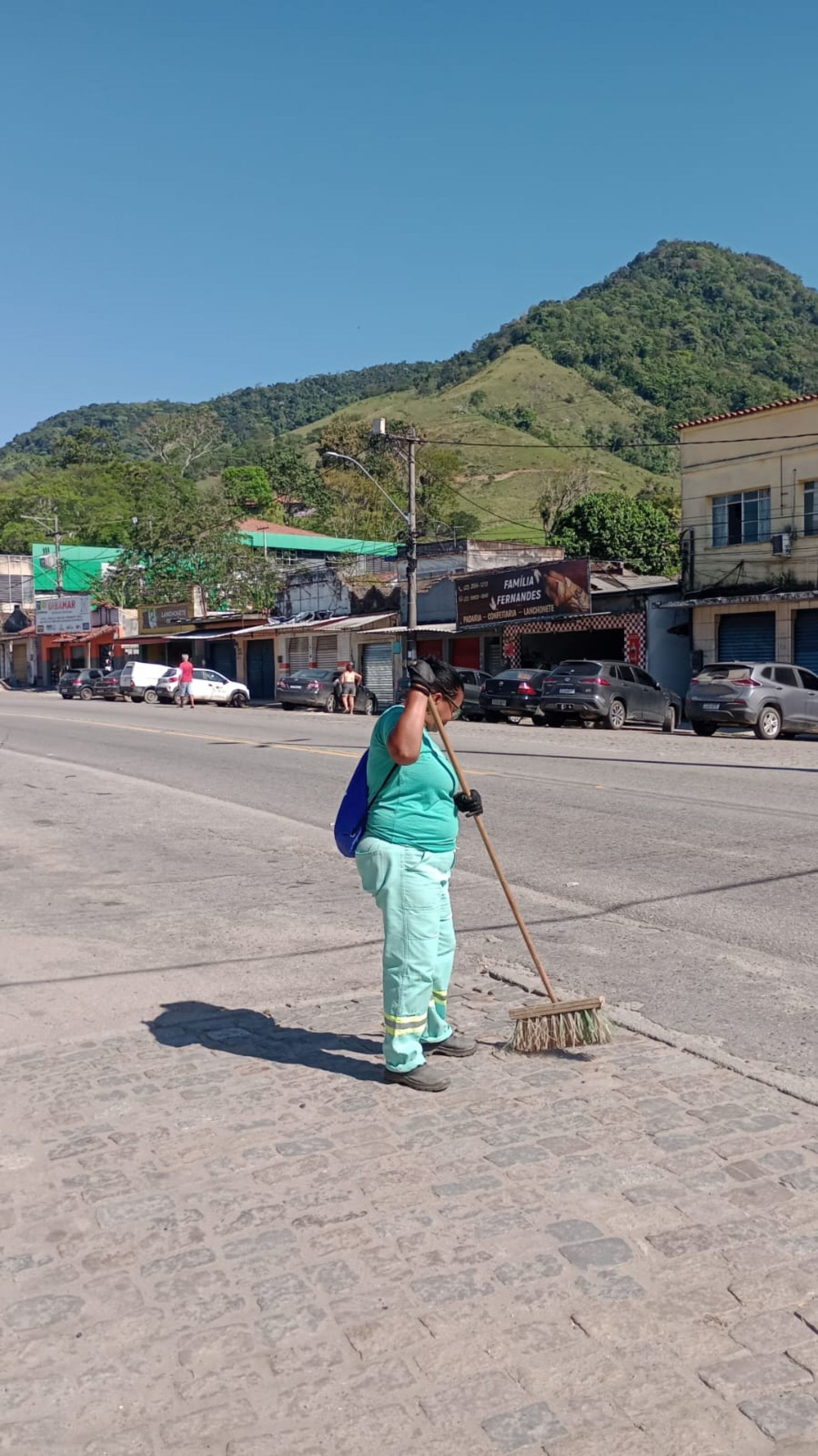 Prefeitura realiza serviços de limpeza e manutenção nos bairros de Saquarema - Divulgação
