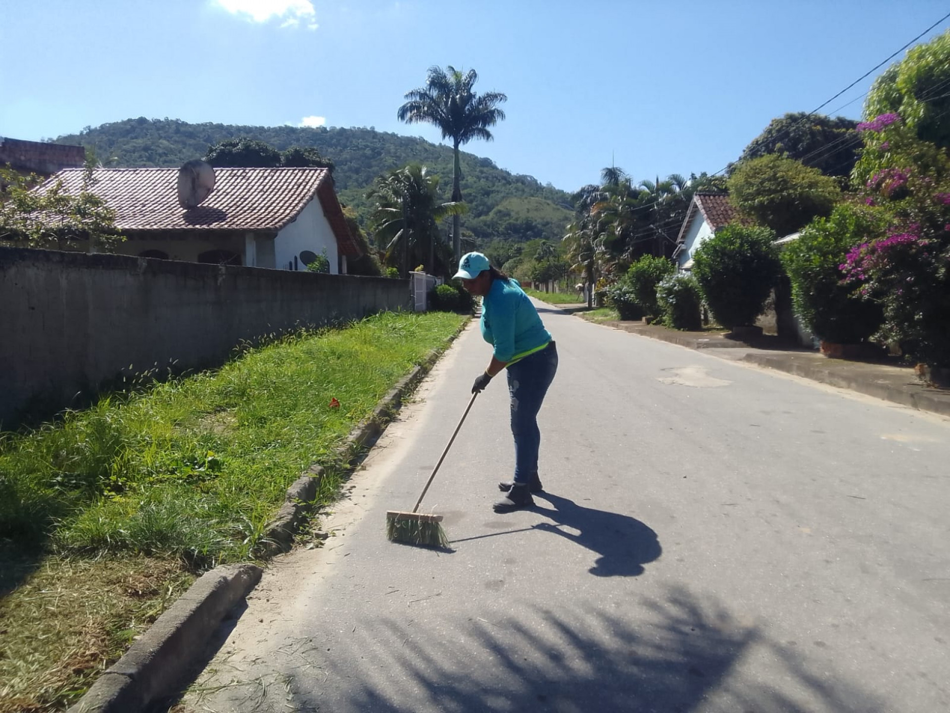 Prefeitura realiza serviços de limpeza e manutenção nos bairros de Saquarema - Divulgação