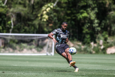 Júnior Santos nega acomodação do elenco do Botafogo com liderança: 'Sabemos que seria difícil'