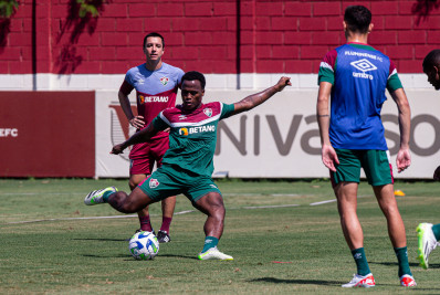 André, Arias e Nino participam de treino do Fluminense