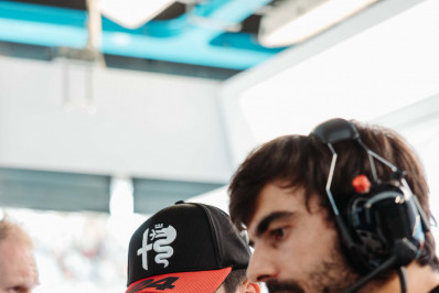 F1: Alfa Romeo renova com Zhou e mantém dupla de pilotos para 2024