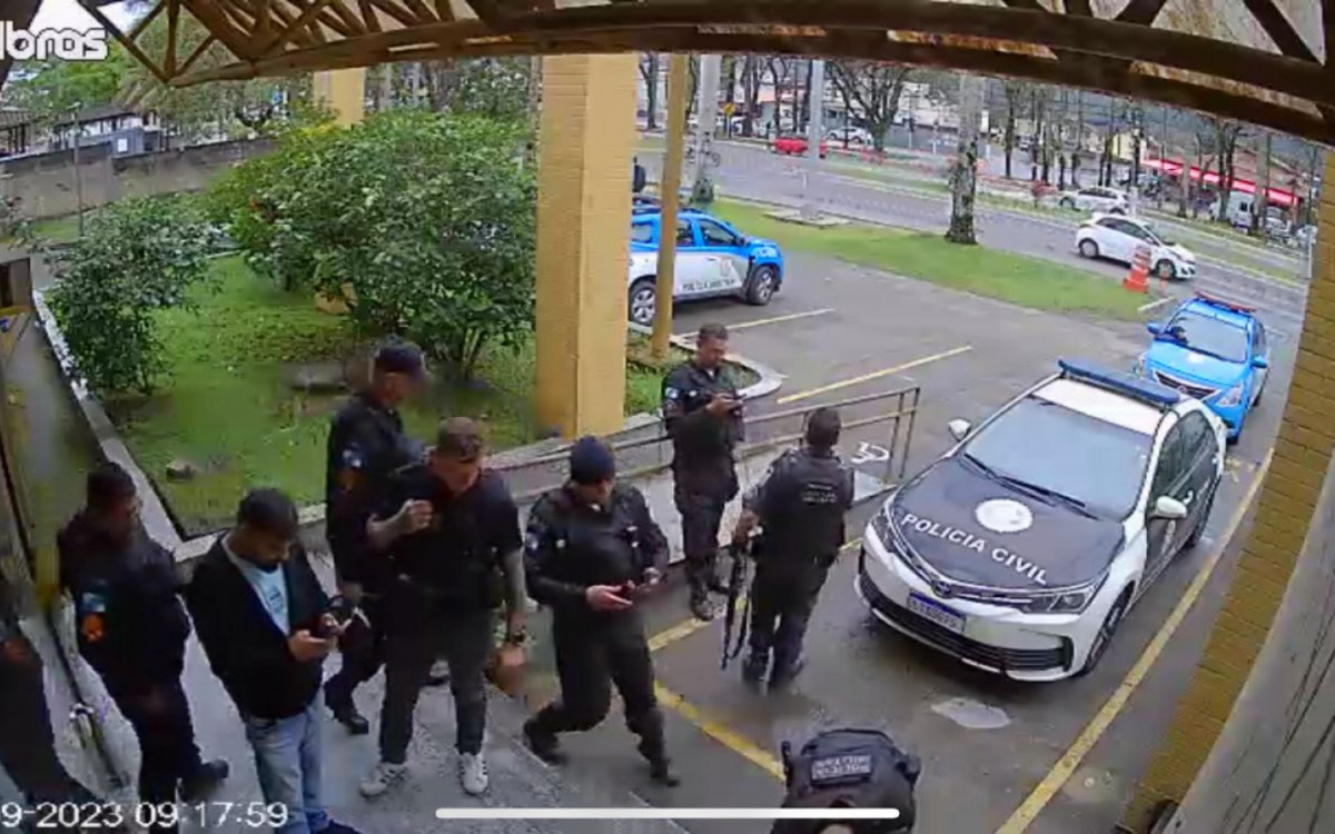 Policiais envolvidos na ação de hoje que colocou atrás das grades o segundo acusado de envolvimento na tentativa de homicídio do Mingau 