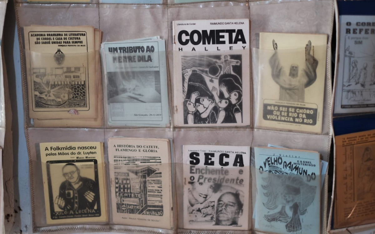 Cordeis à venda na Academia Brasileira de Literatura de Cordel, em Santa Teresa - Pedro Ivo / Agência O Dia