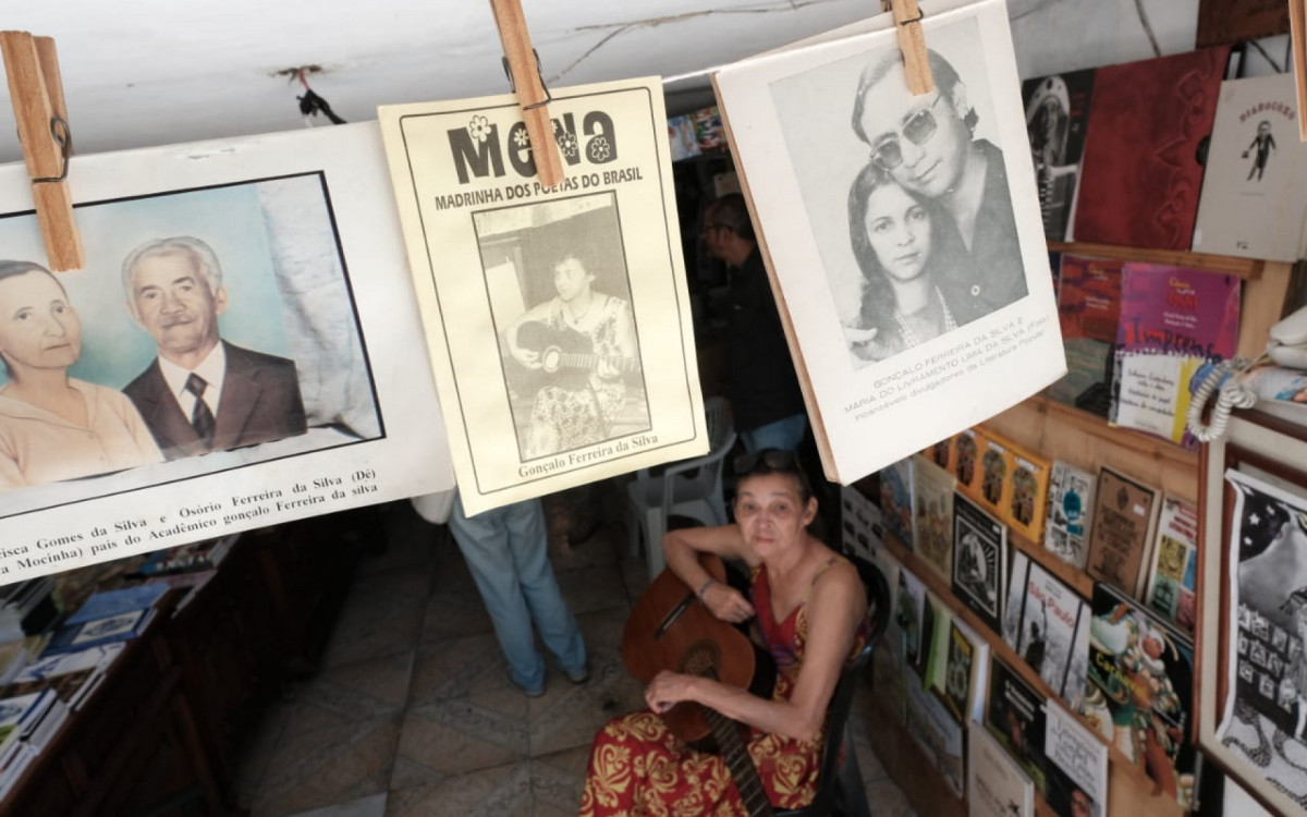 A repentista Madrinha Mena, madrinha dos poetas cordelistas, na Academia Brasileira de Literatura de Cordel  - Pedro Ivo / Agência O Dia