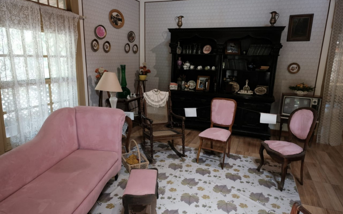 Sala da antiga casa onde foi gravado O Sítio do Picapau Amarelo. O local reproduz os cenários das histórias de Monteiro Lobato - Pedro Ivo / Agência O Dia