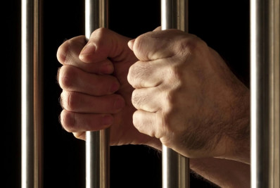 Russo é condenado a 12 anos de prisão por fornecer material militar aos Estados Unidos