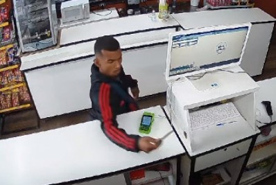 Homem furta celular em conveniência de Iguaba Grande