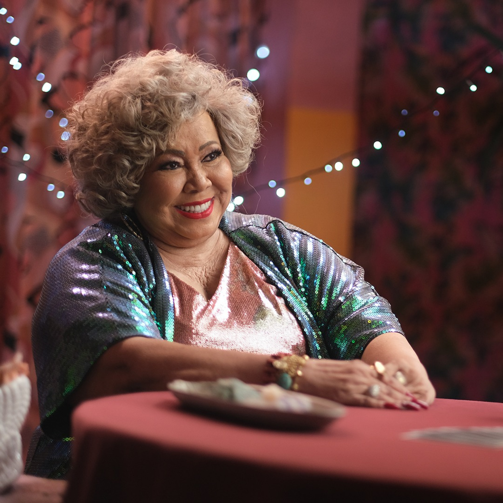 Alcione faz participação especial no filme 'Tire 5 Cartas', estrelado por Lilia Cabral - Divulgação