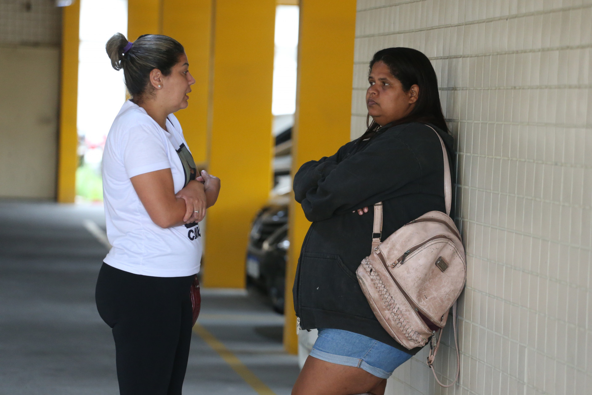 Familiares dos dois jovens que desapareceram no Buraco do Boi, em Nova Igua&ccedil;u, foram na DHBF saber informa&ccedil;&otilde;es sobre o paradeiro do filhos - Cleber Mendes/Agencia O Dia