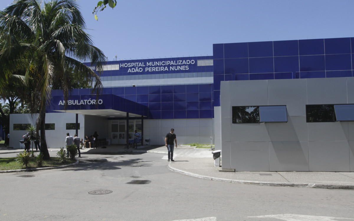 Fachada do Hospital Ad&atilde;o Pereira Nunes em Duque de Caxias, onde estava internada a menina de 3 anos que foi baleada por agente da PRF. S&aacute;bado (16) - Arquivo / Ag&ecirc;ncia O Dia