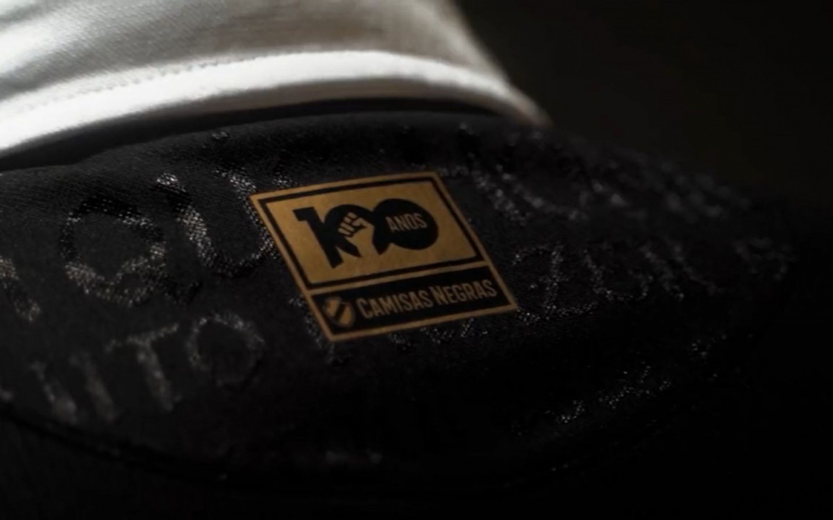 Vasco lança terceiro uniforme para a temporada 2023/24