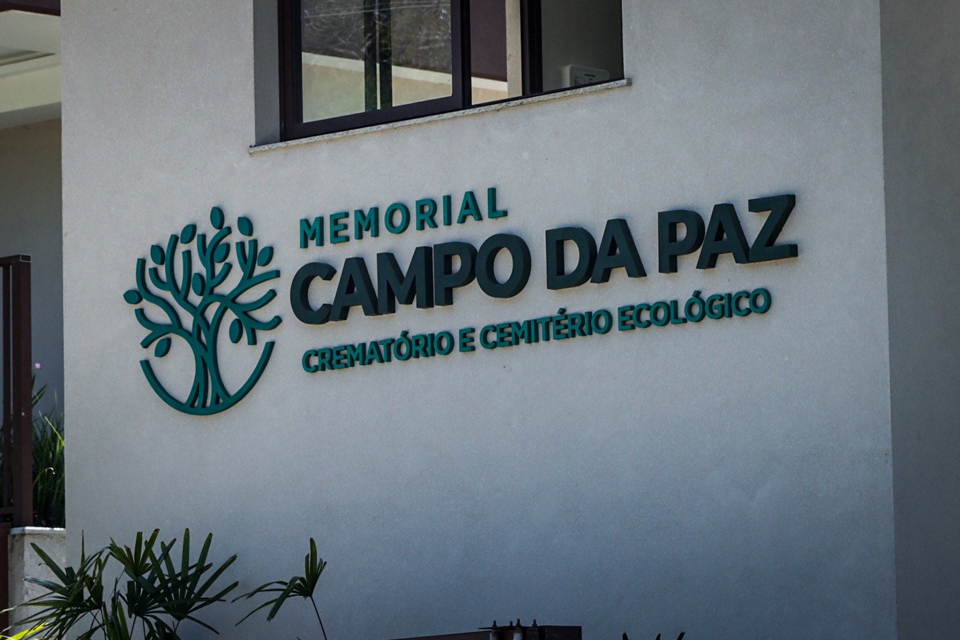 Sepultamento de Rico começou à 14h em Niterói - Victor Chapetta /Agnews