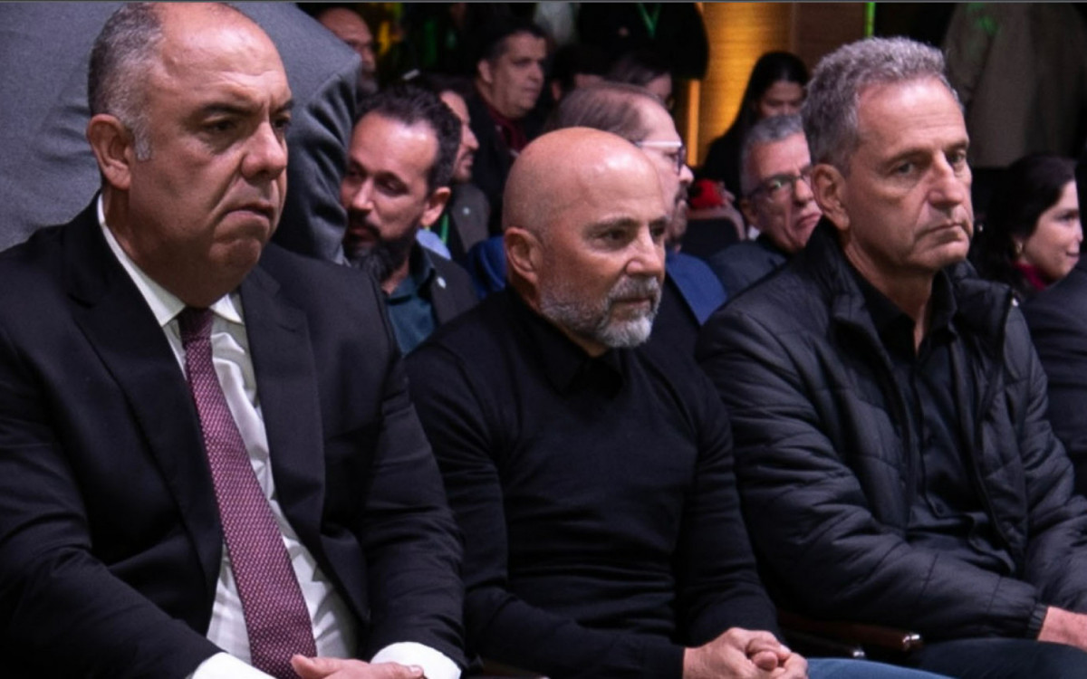 Marcos Braz, Jorge Sampaoli e Rodolfo Landim